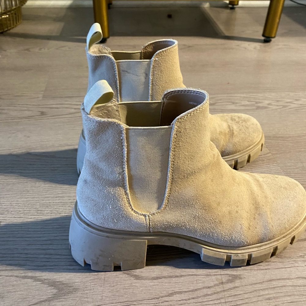 Steve Madden suede Chelsea boots